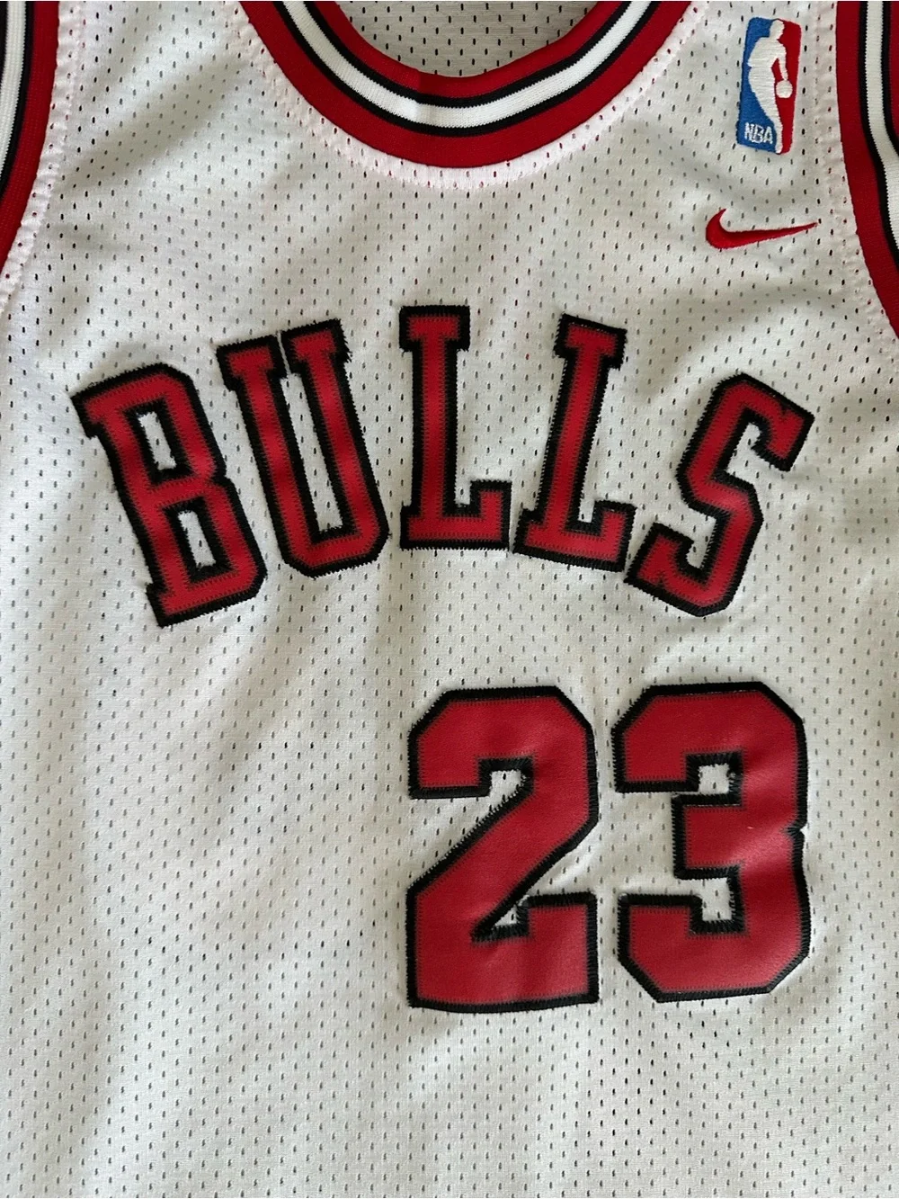 Vintage Nike Team Michael Jordan Chicago Bulls Jersey #23 White Youth Medium